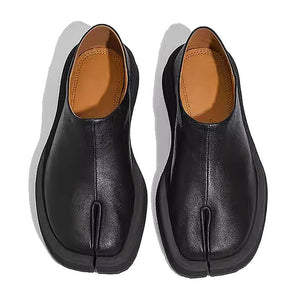 Less Conversation Tabi Flats